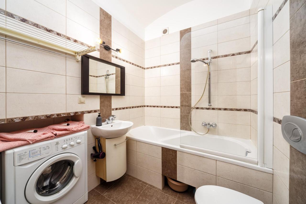 Na Katedralniy Apartment Lviv Exterior photo